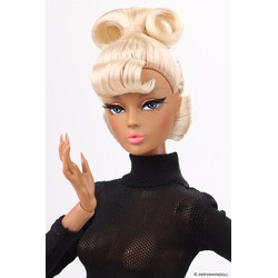 Covergirl: Studio Doll Latin