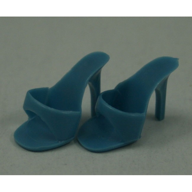 blue toe shoes