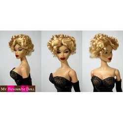 Marriane Wig Light Peach Blond 4